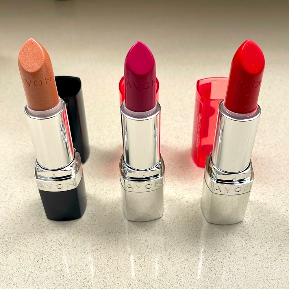 BRAND NEW Lipstick in Shimmer, Red, Dark Red